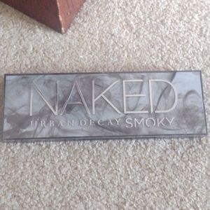 Naked Smokey Pallette